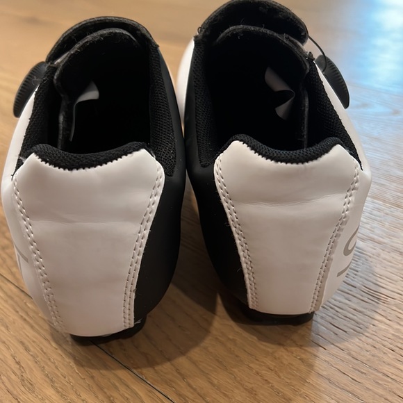 YOW Sport Indoor Cycling Shoes - Women’s Size US 6, European 37 - Picture 10 of 11